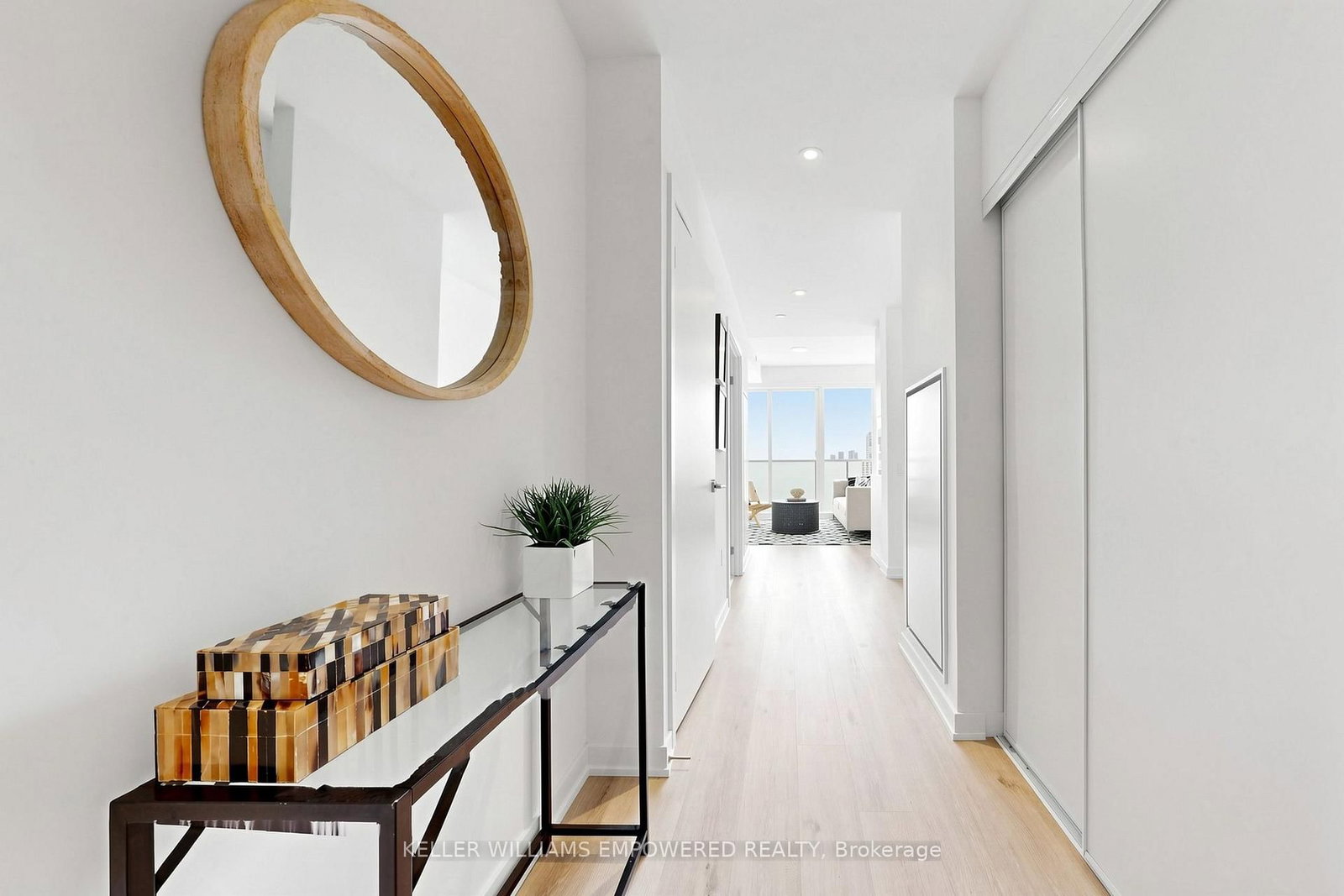 803 - 4365 Bloor Street W, Toronto 4