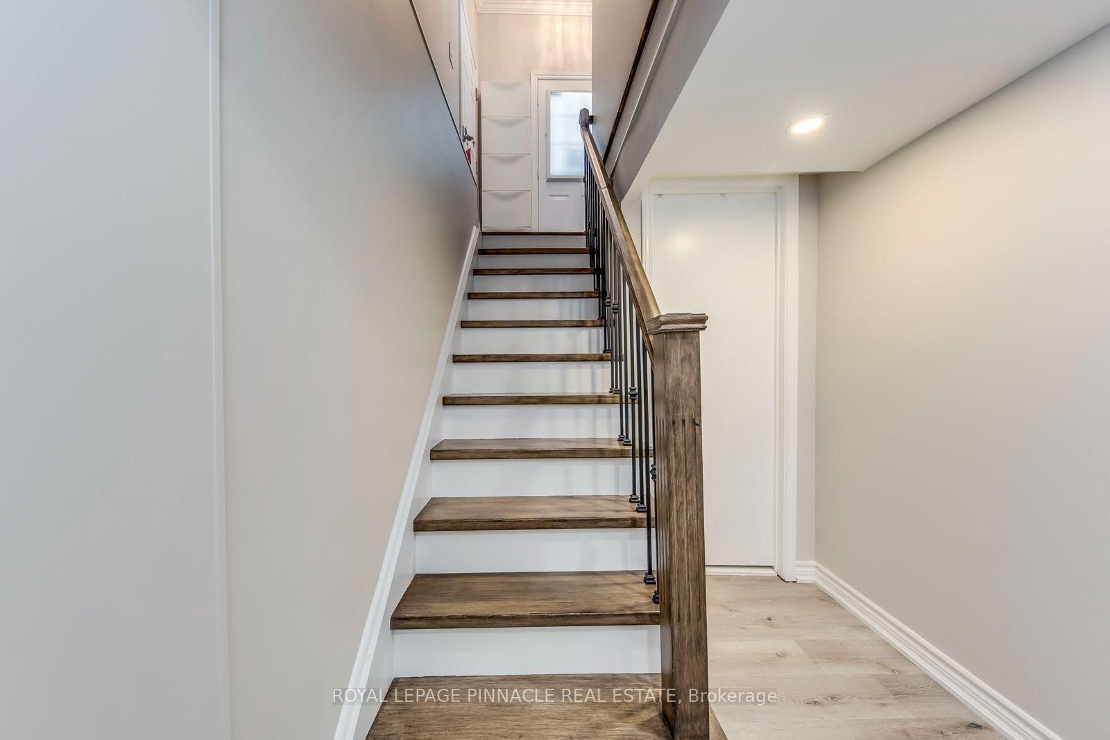 Lower - 1292 Willowbank Trail, Mississauga 4