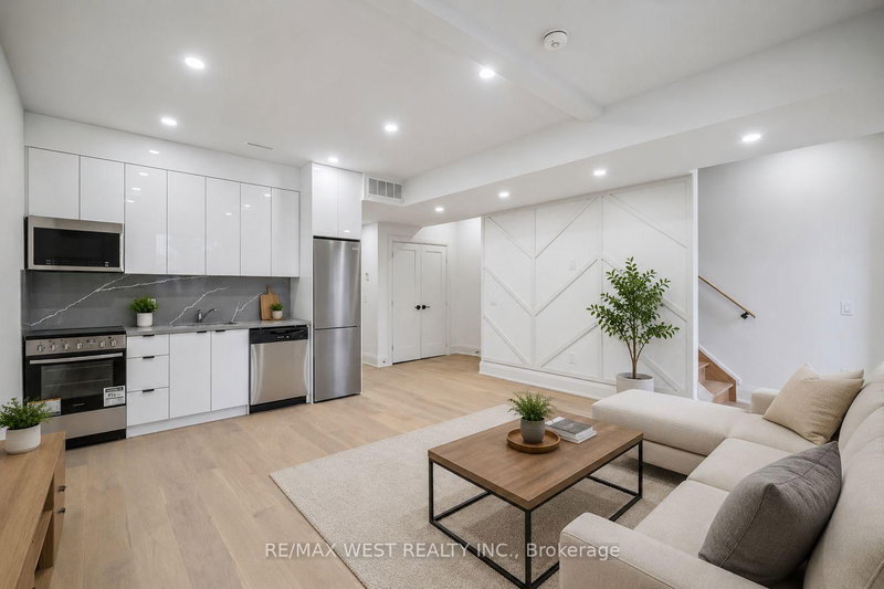 Upper - 202 Perth Avenue
