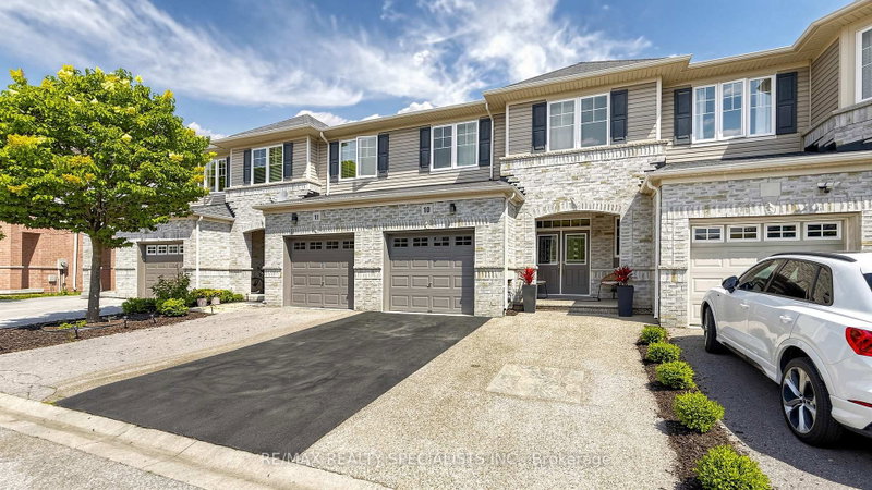 10 - 3275 Stalybridge Drive