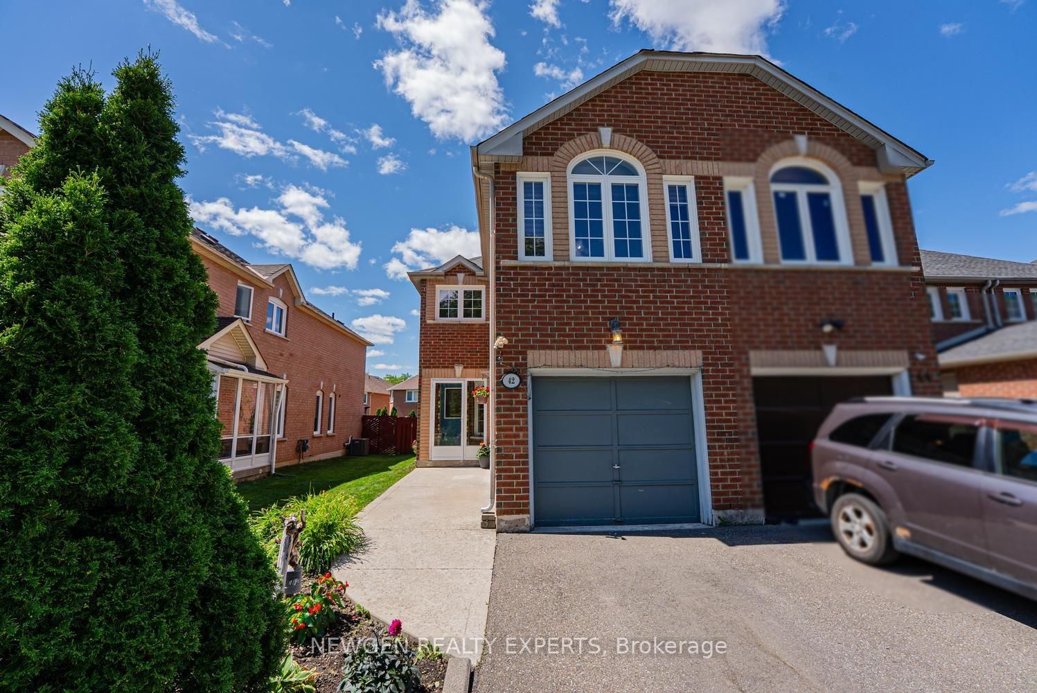 42 Mccleave Crescent • Brampton, ON photo 6