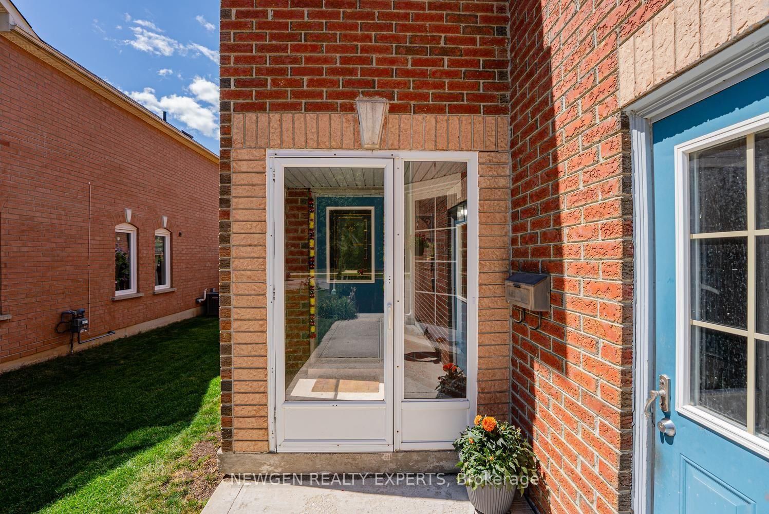 42 Mccleave Crescent • Brampton, ON photo 8