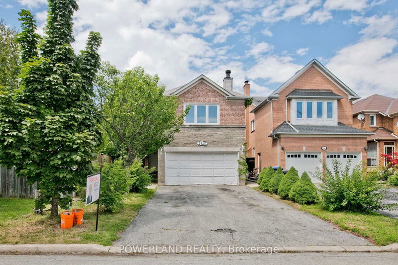2441 Strathmore Crescent