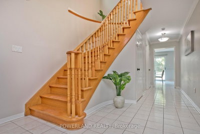 2441 Strathmore Crescent • Mississauga, ON photo 4