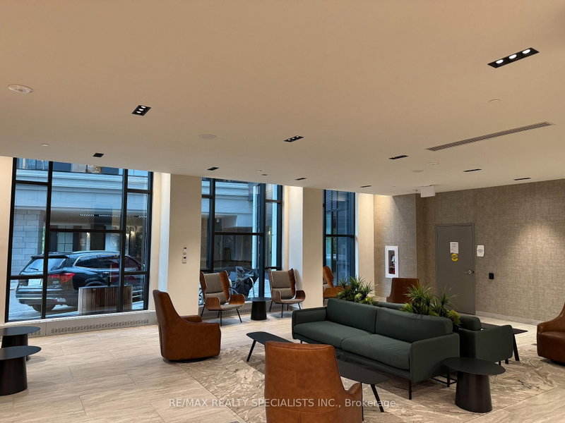 1506 - 2485 Eglinton Avenue W