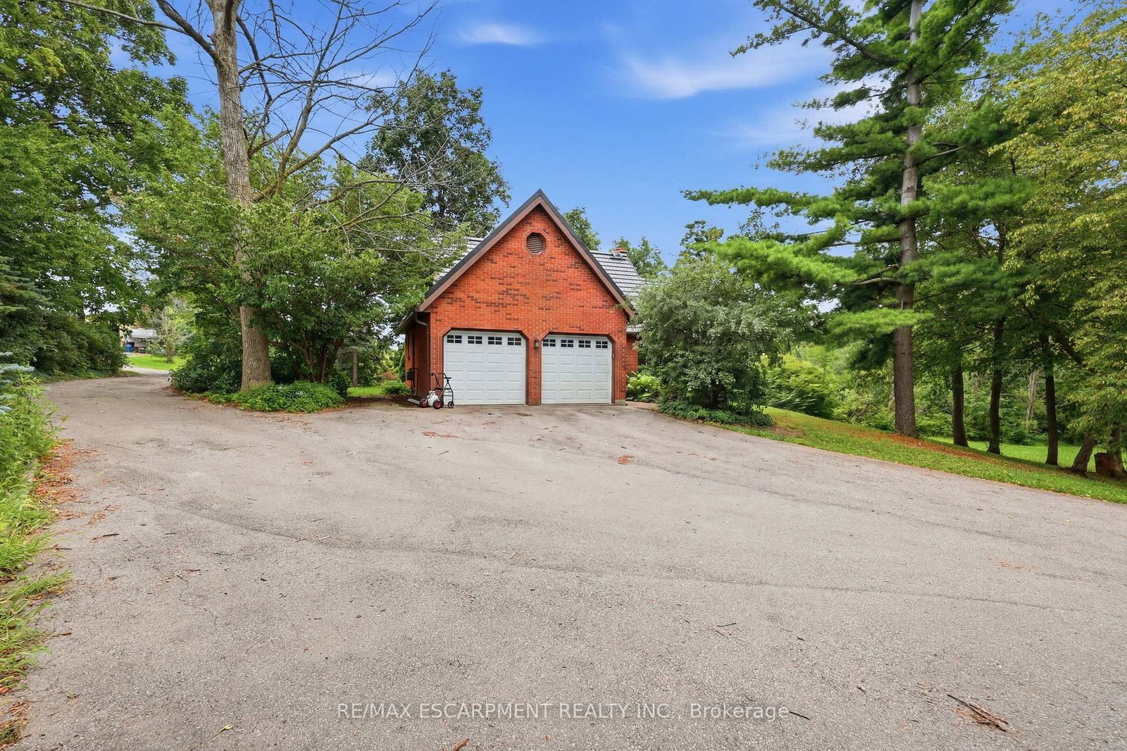 2210 1 Sideroad • Burlington, ON photo 21