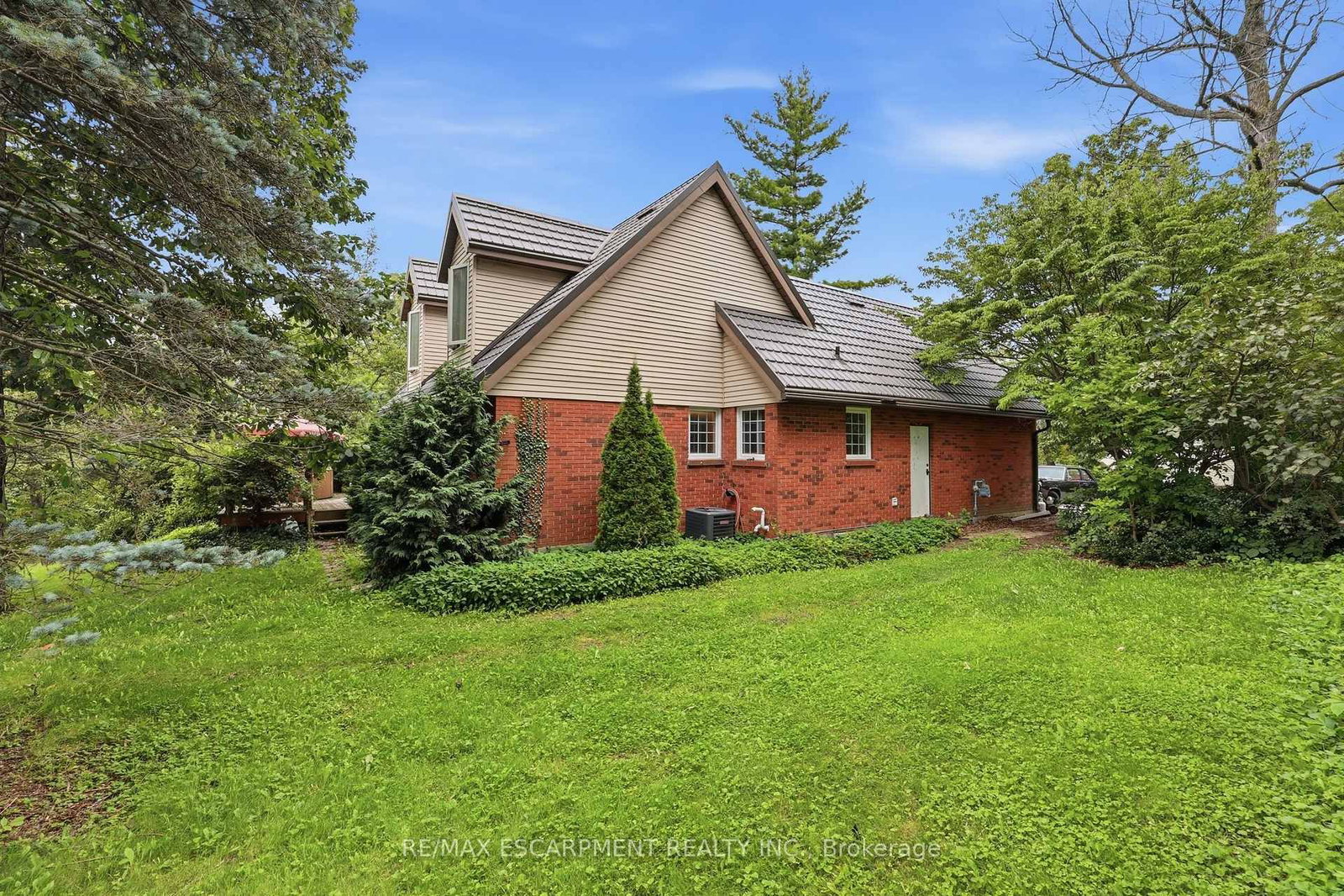 2210 1 Sideroad • Burlington, ON photo 27
