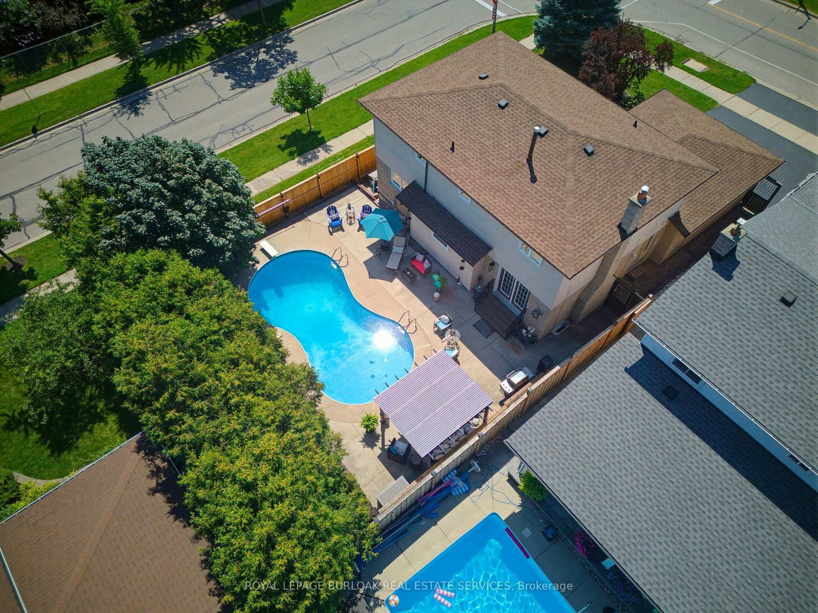 2325 Duncaster Drive • Burlington, ON photo 2