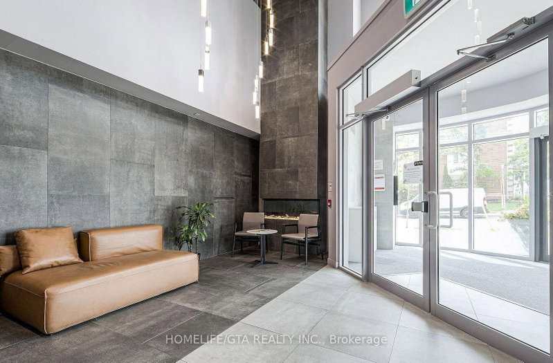208 - 2433 Dufferin Street