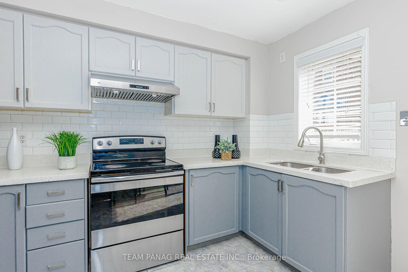 25 Ural Circle • Brampton, ON photo 10