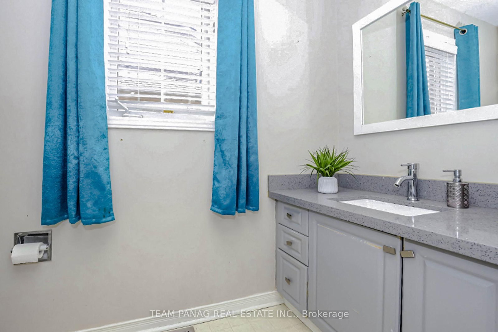 25 Ural Circle • Brampton, ON photo 20