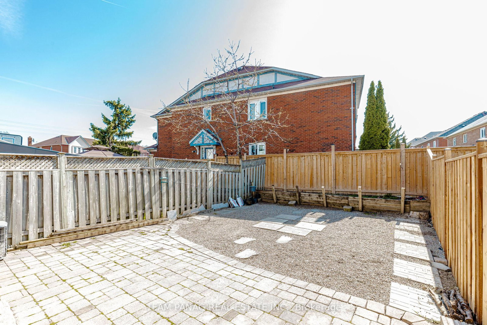 25 Ural Circle • Brampton, ON photo 25