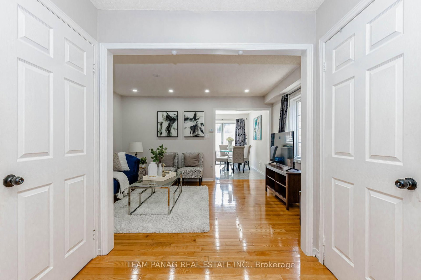 25 Ural Circle • Brampton, ON photo 3