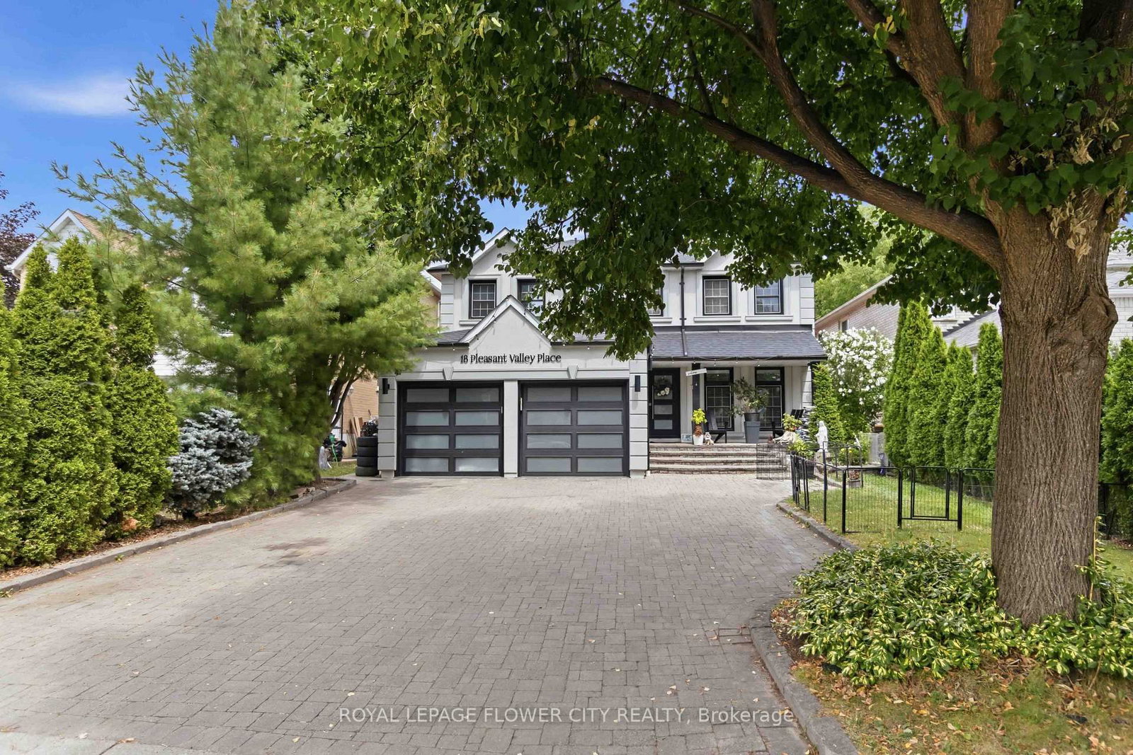 18 Pleasant Valley Brampton,ON L6S 5S2