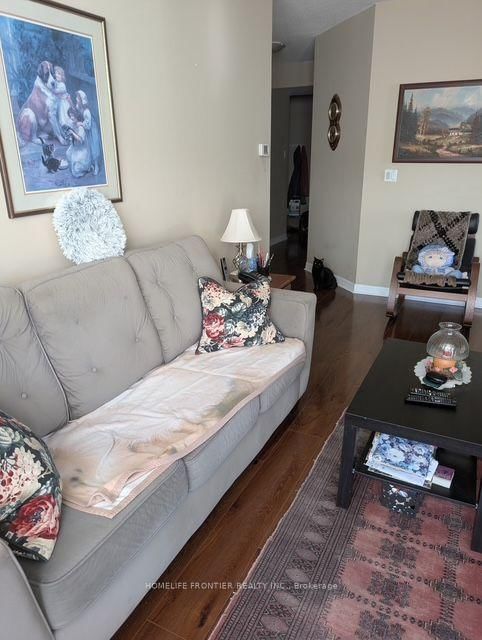 1359 Rathburn Mississauga,ON L4W 5P7 — Photo 5