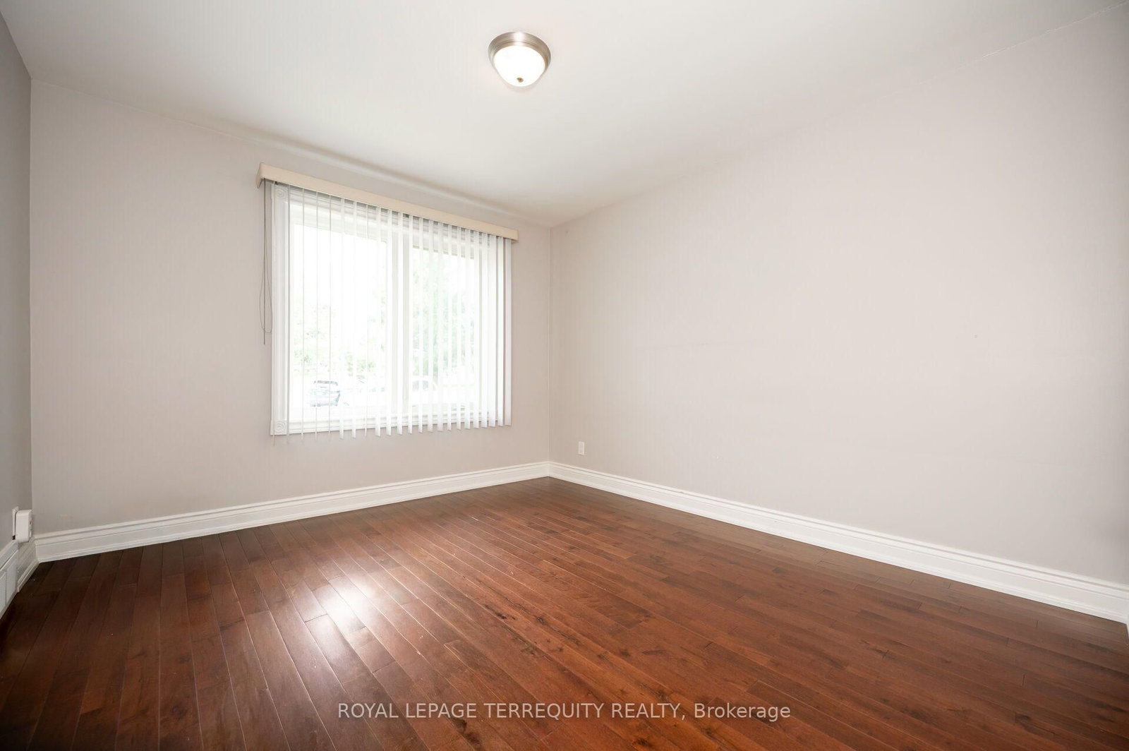 19 Battersea Crescent • Toronto, ON photo 10