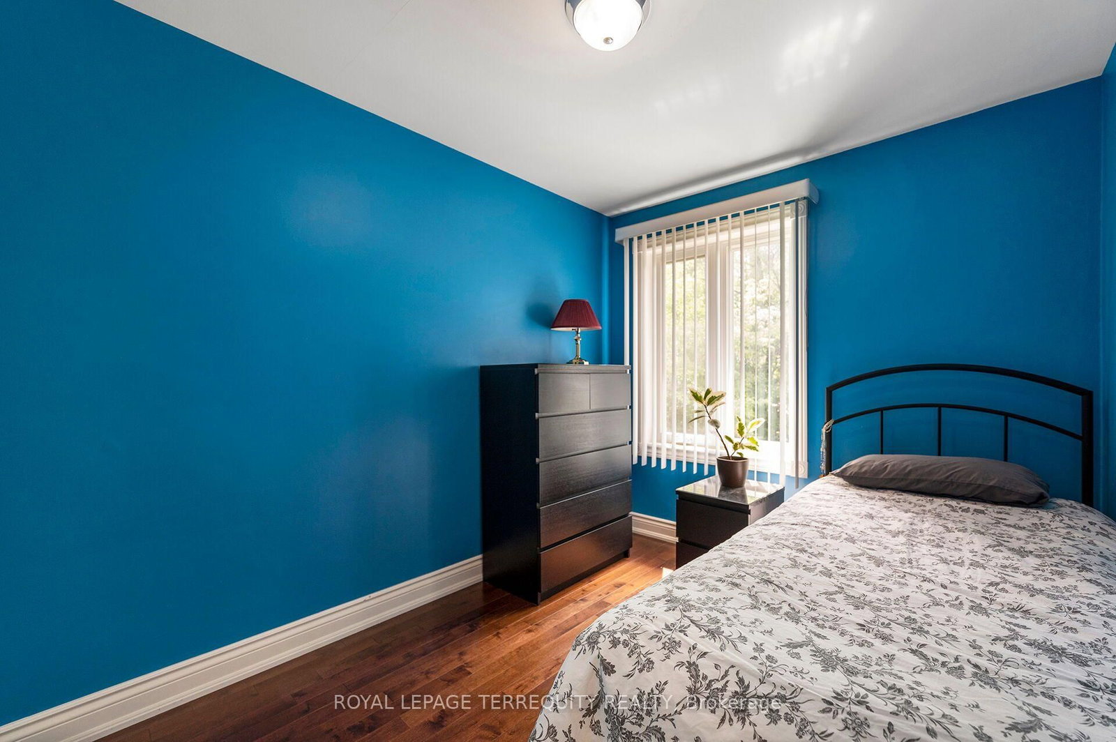 19 Battersea Crescent • Toronto, ON photo 12