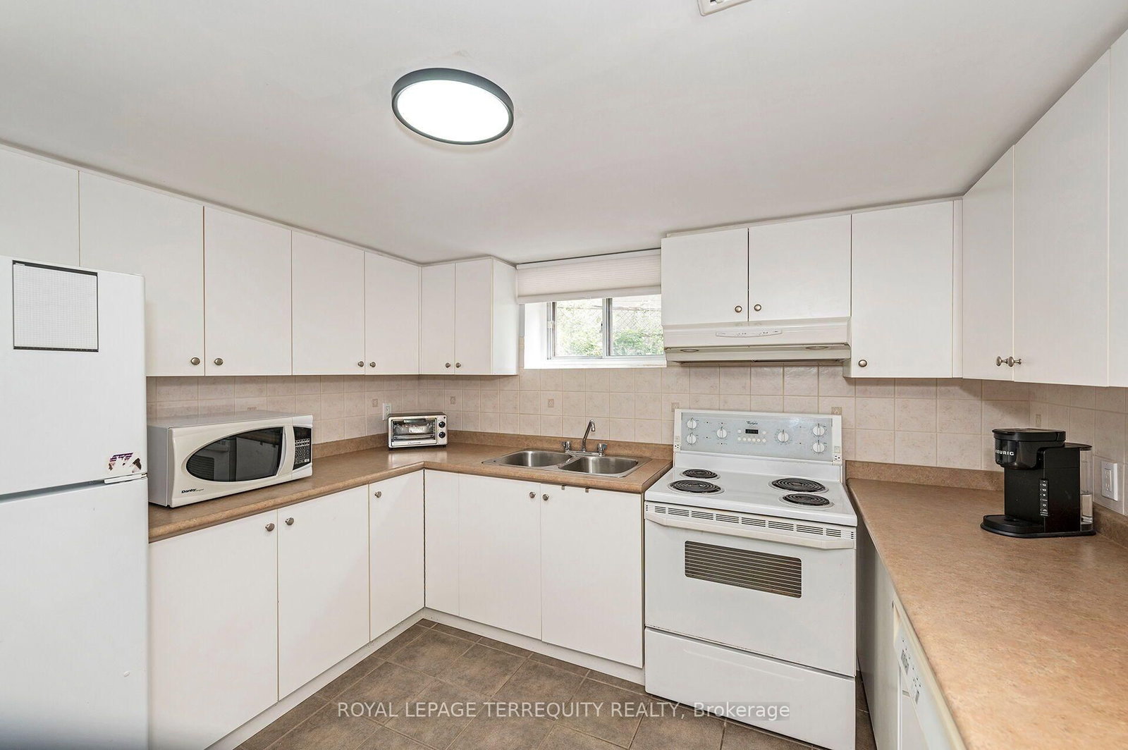 19 Battersea Crescent • Toronto, ON photo 18