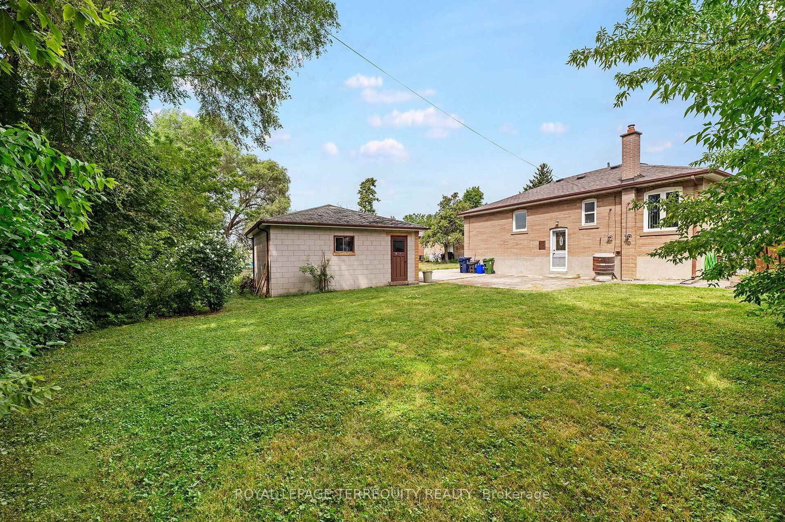 19 Battersea Crescent • Toronto, ON photo 32