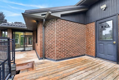 5 Morley Court • Toronto, ON photo 6