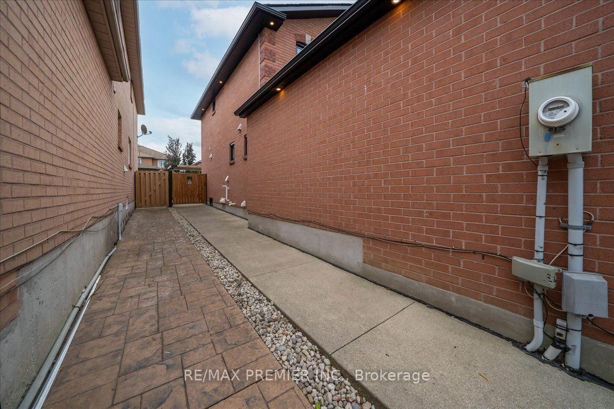 23 Berrydown Drive • Caledon, ON photo 43