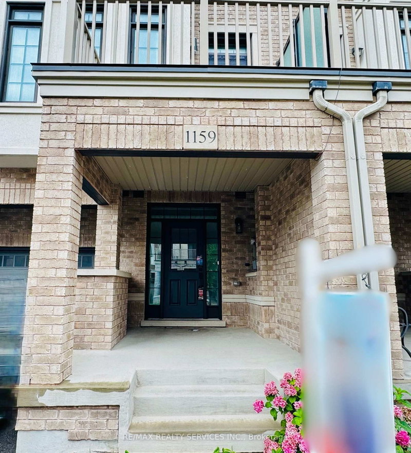 1159 Lloyd Landing