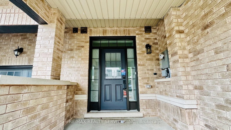 1159 Lloyd Landing