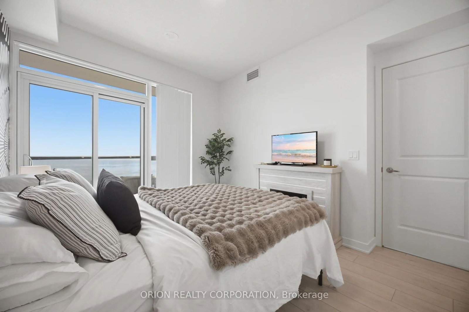 38 Annie Craig Drive • #3605 • Toronto, ON photo 16