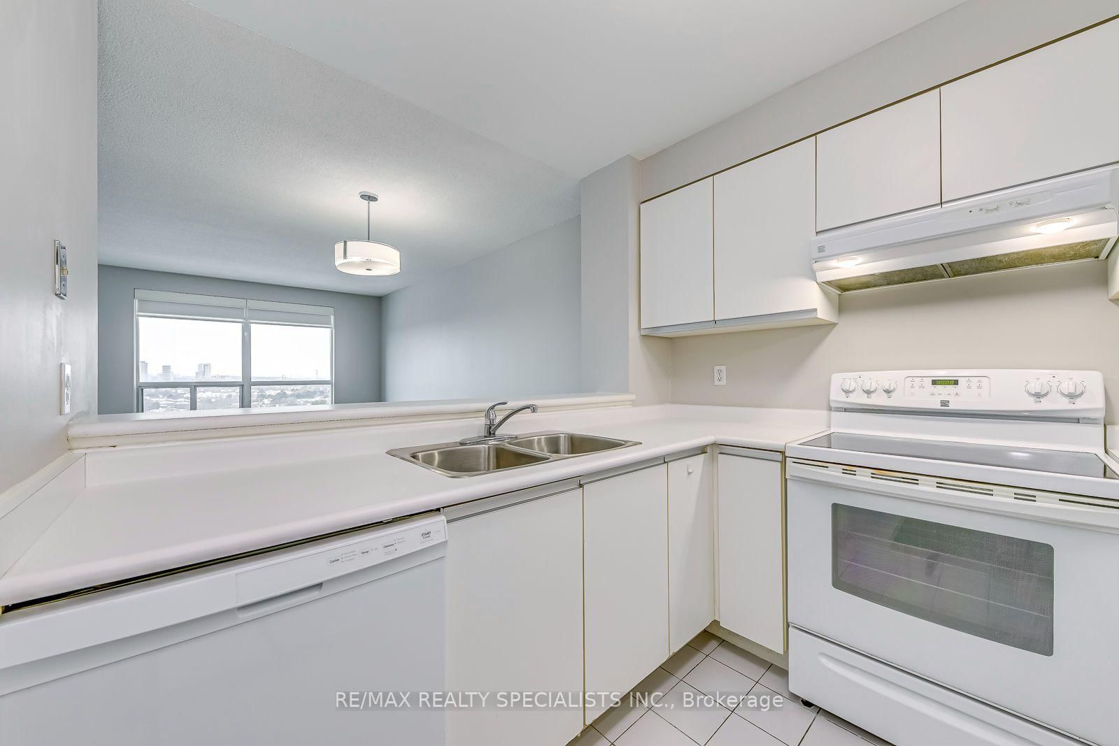 2177 Burnhamthorpe Road W • #1605 • Mississauga, ON photo 12