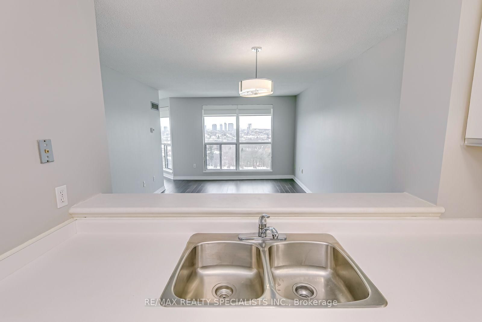 2177 Burnhamthorpe Road W • #1605 • Mississauga, ON photo 13