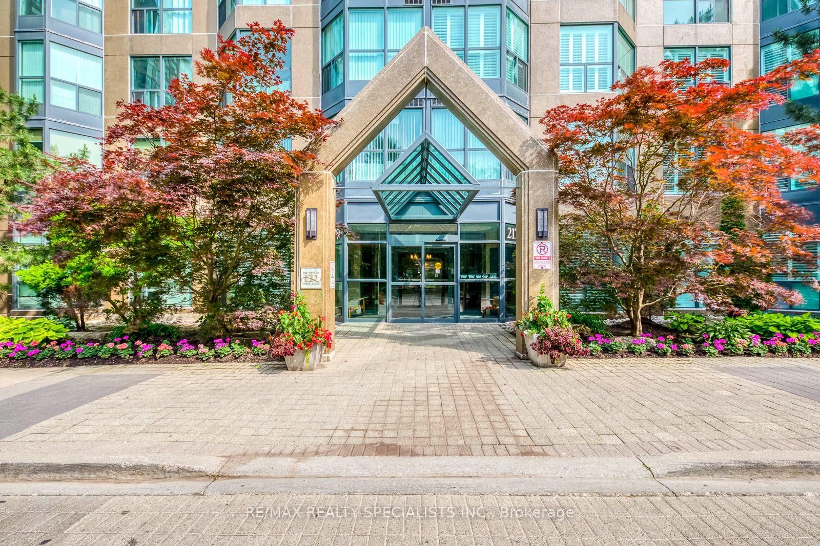 2177 Burnhamthorpe Road W • #1605 • Mississauga, ON photo 3