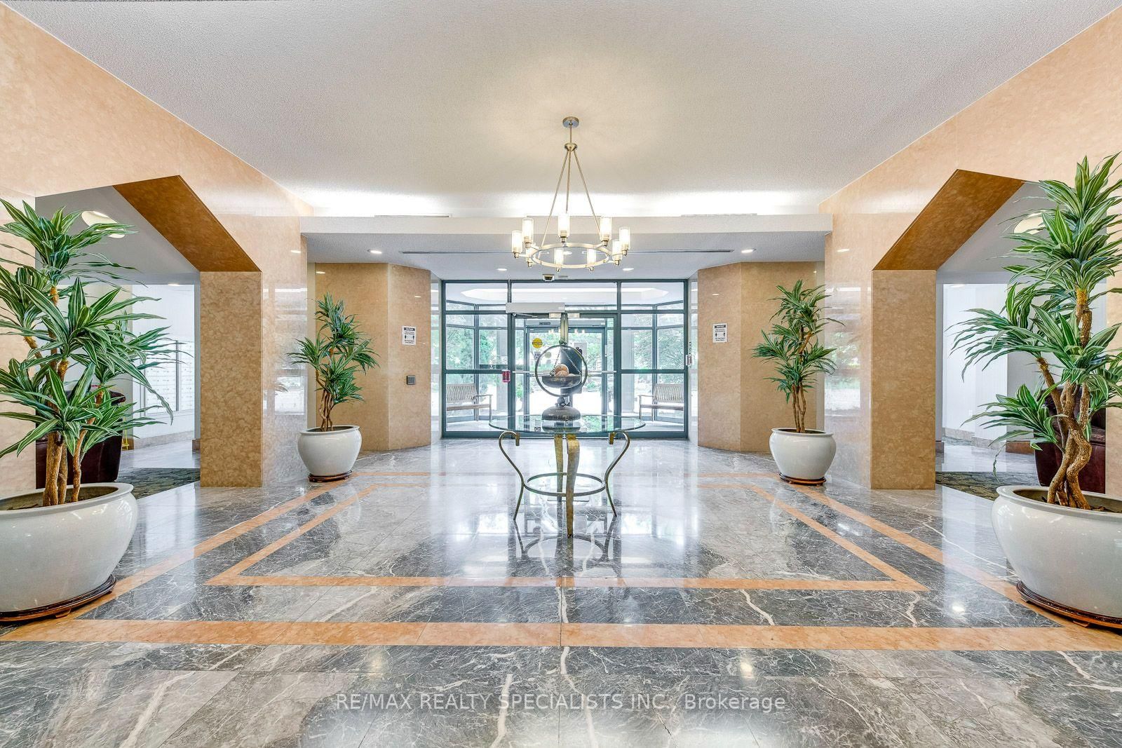 2177 Burnhamthorpe Road W • #1605 • Mississauga, ON photo 4