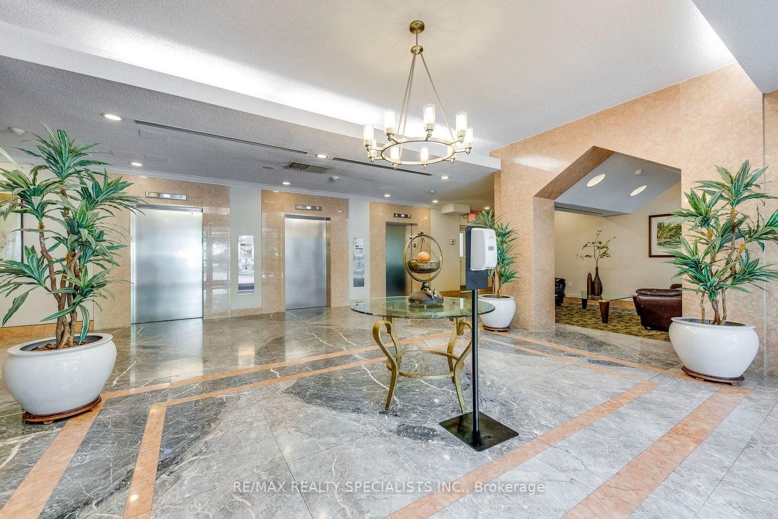 2177 Burnhamthorpe Road W • #1605 • Mississauga, ON photo 5