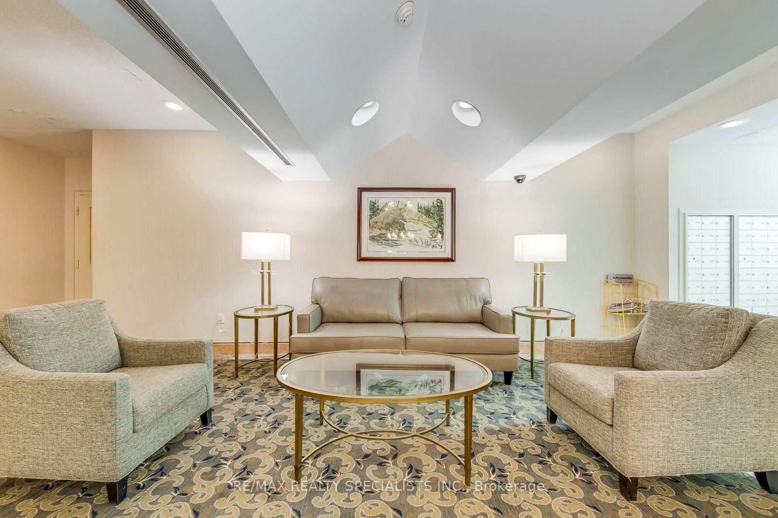 2177 Burnhamthorpe Road W • #1605 • Mississauga, ON photo 6