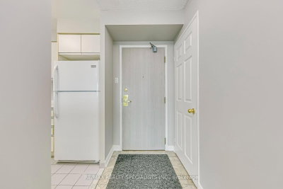 2177 Burnhamthorpe Road W • #1605 • Mississauga, ON photo 9