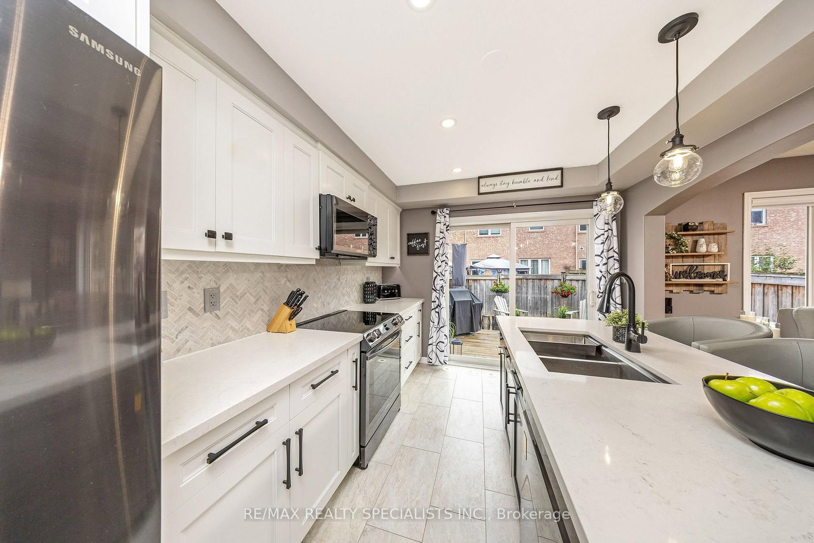 590 Speyer Circle • Milton, ON photo 15