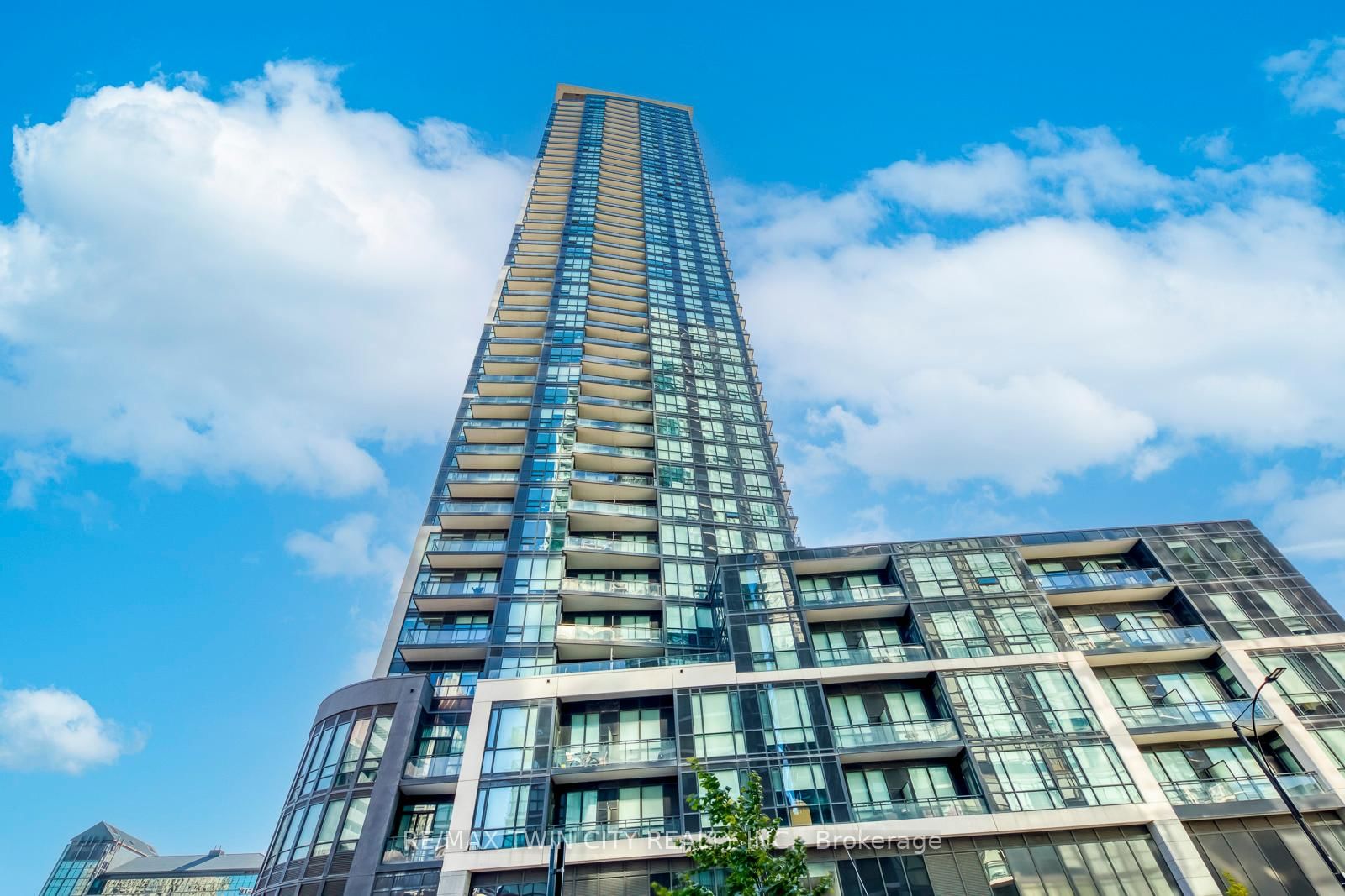 510 Curran Mississauga,ON L5B 0J8 — Photo 3