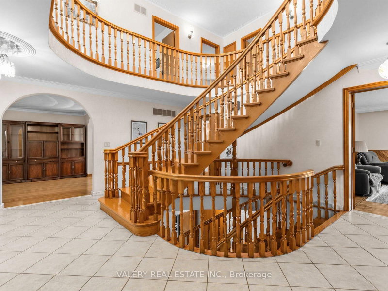370 Maple Leaf Drive
