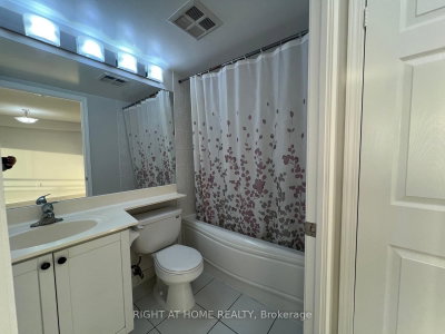 55 Strathaven Mississauga,ON L5R 4G9 — Photo 16