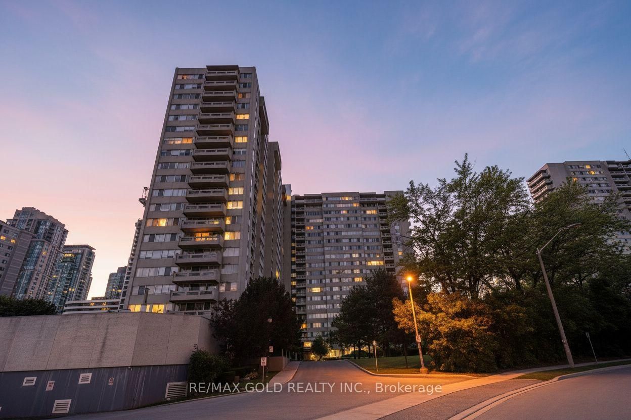 3590 Kaneff Crescent • #1913 • Mississauga, ON photo 1