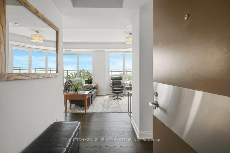 B814 - 3500 Lakeshore Road W