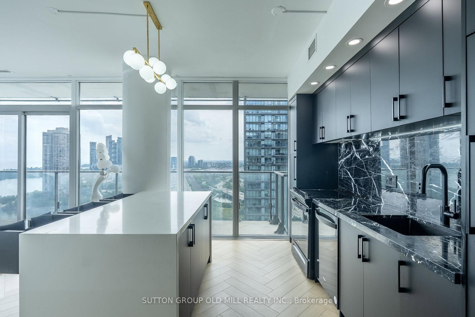 103 The Queensway • #2505 • Toronto, ON photo 8