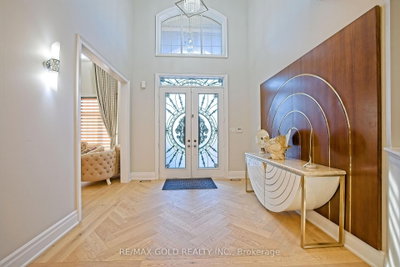 9 Lauderhill Road • Brampton, ON photo 3