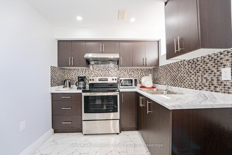 16 Baby Pointe Brampton,ON L7A 0W3 — Photo 32