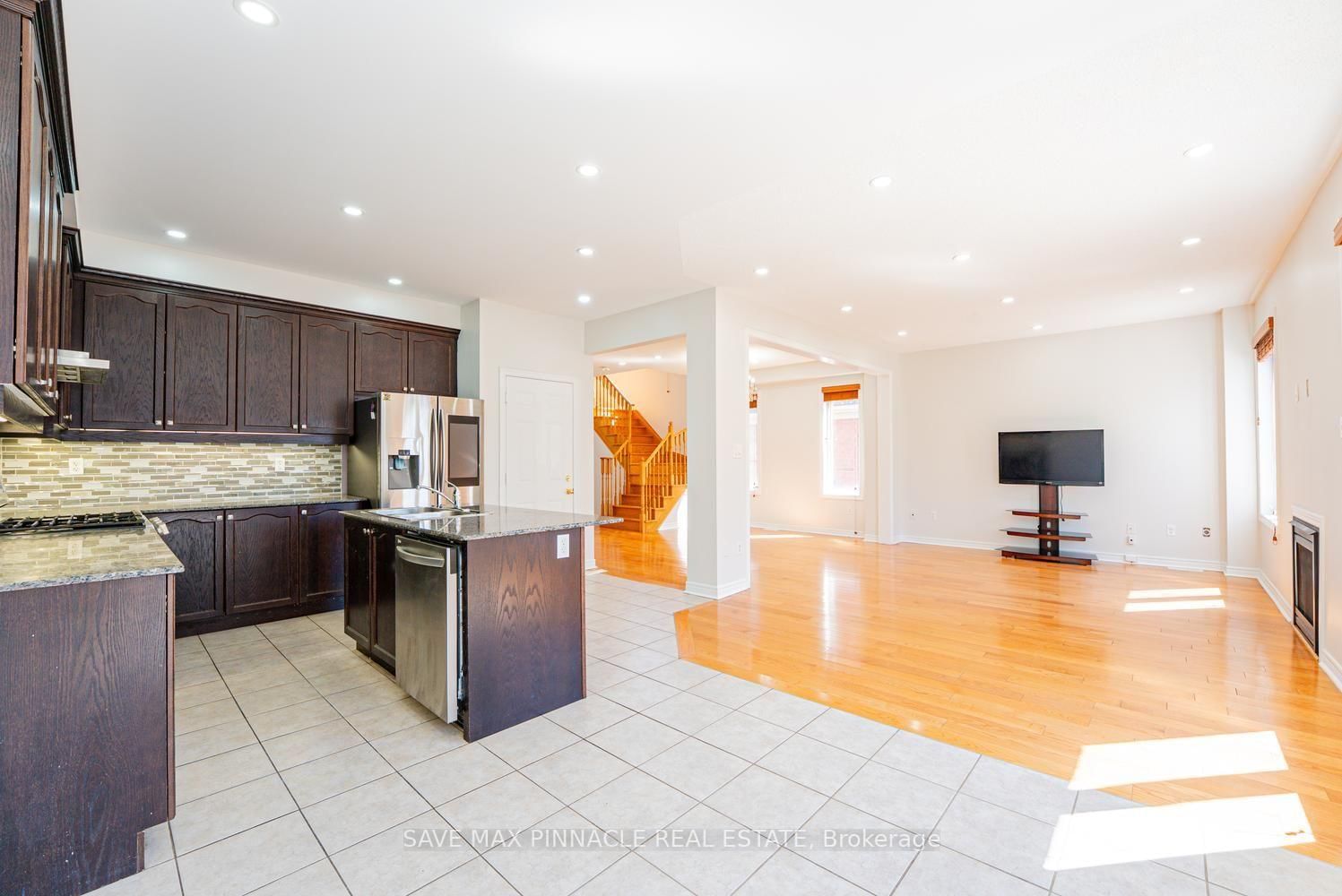 16 Baby Pointe Brampton,ON L7A 0W3 — Photo 9