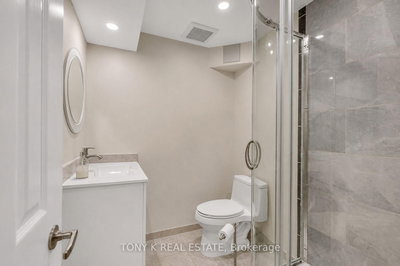 2035 Asta Mississauga,ON L5A 3Y2 — Photo 10