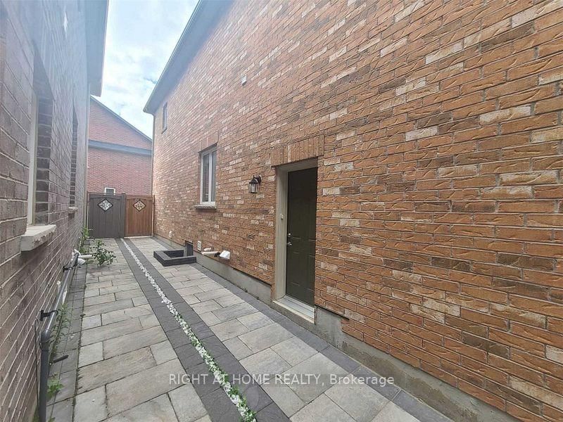 2 - 84 Rising Hill Ridge