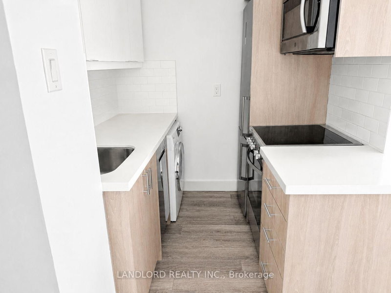 31 - 140 Springhurst Avenue