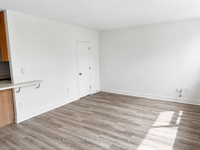 31 - 140 Springhurst Avenue