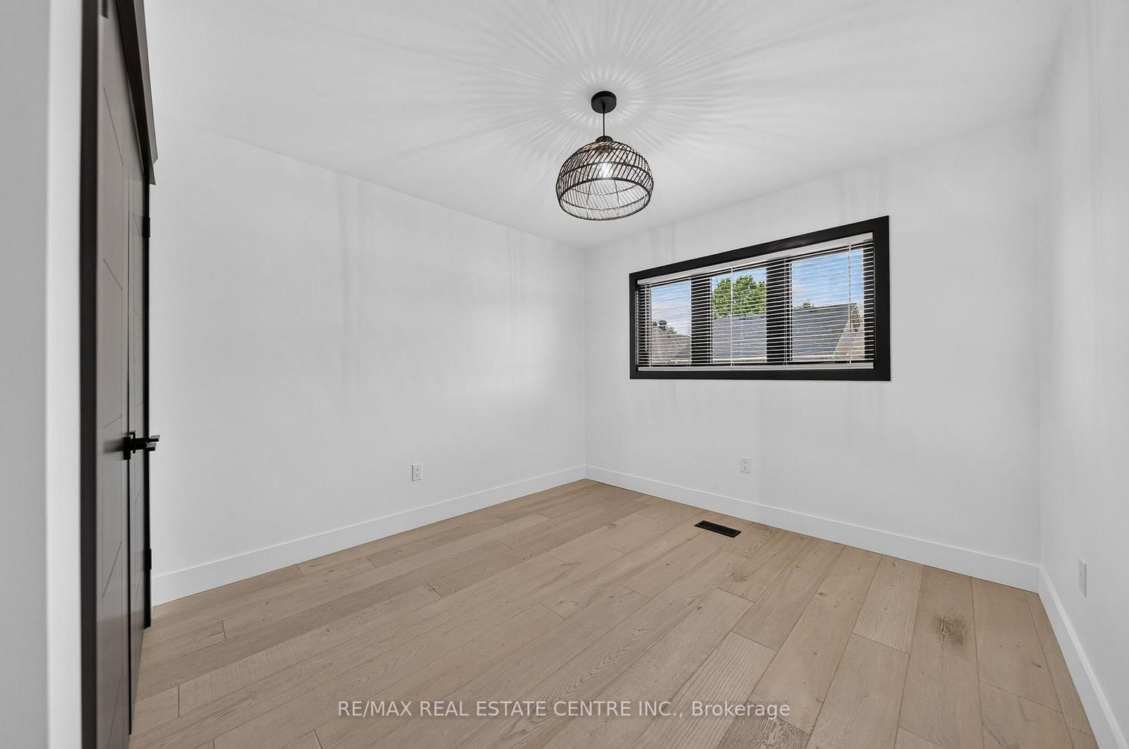 5090 Fairview Street • #50 • Burlington, ON photo 35